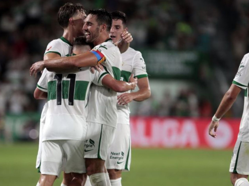 Los jugadores del Elche celebrando el gol de Germán Valera