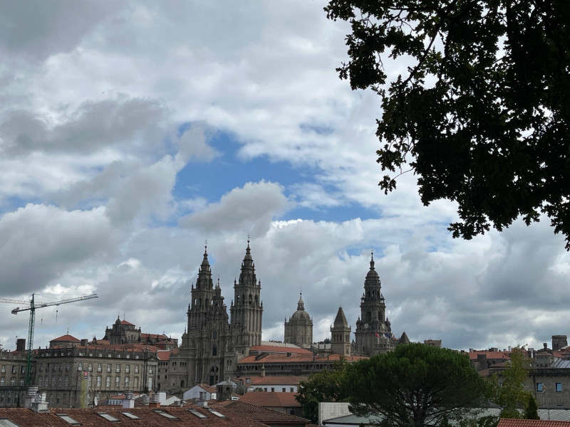 Vista de la Catedral de Santiago este martes desde La Alameda