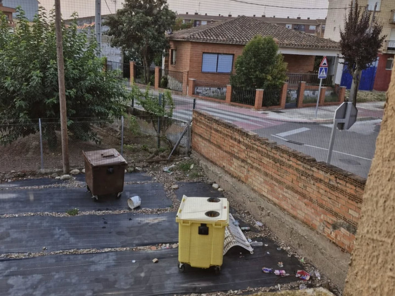 Contenedores que también sufren el vandalismo en Agoncillo