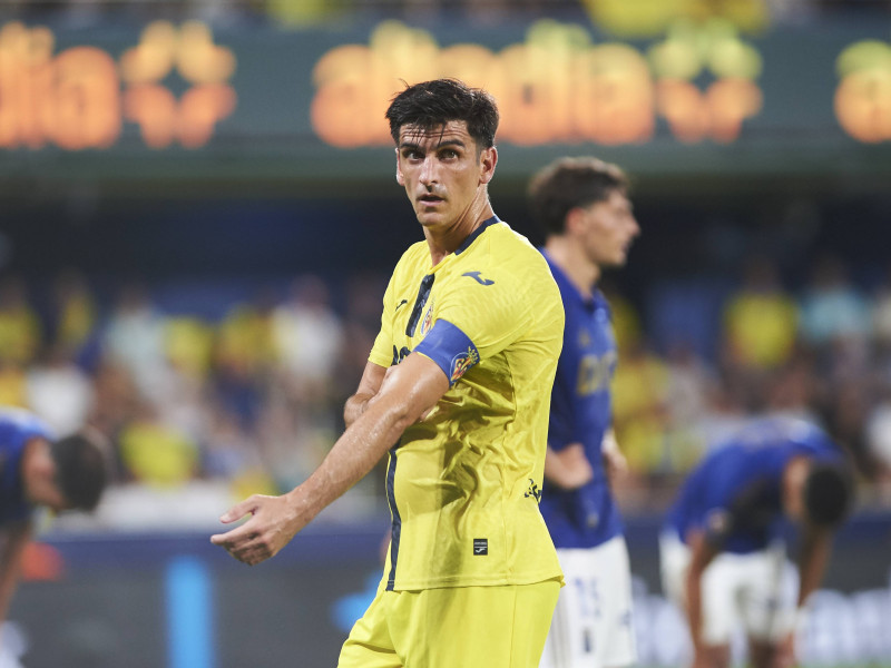 Gerard Moreno (Villarreal CF) durante el partido de LaLiga entre el Villarreal CF y el Real Oviedo en el Estadio de la Cerámica el 15 de agosto de 2025 en Villarreal, España
