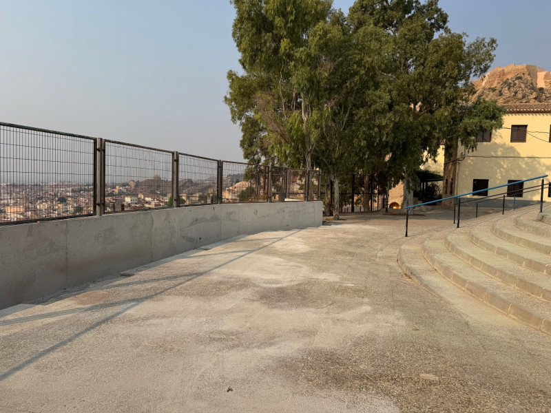 Obras realizadas en un muro del Colegio Casa del Niño en Lorca