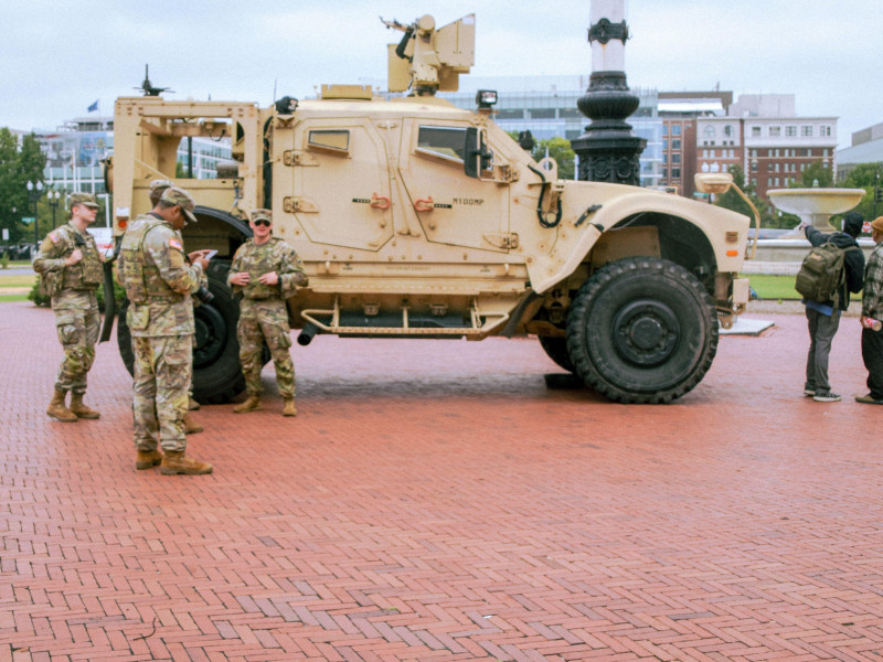Tropas y vehículos de la Guardia Nacional del Ejército en Washington, D.C.