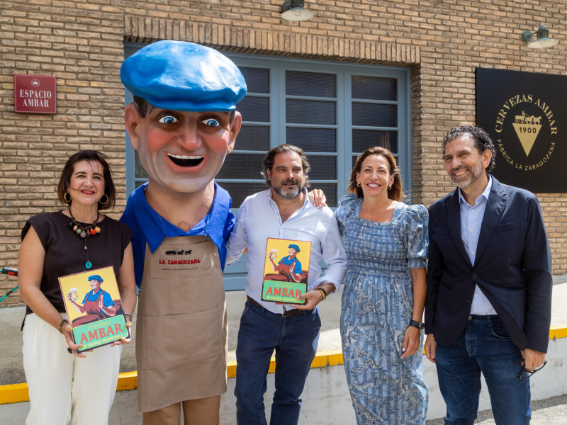 Presentación del nuevo cabezudo de la comparsa de San José.
