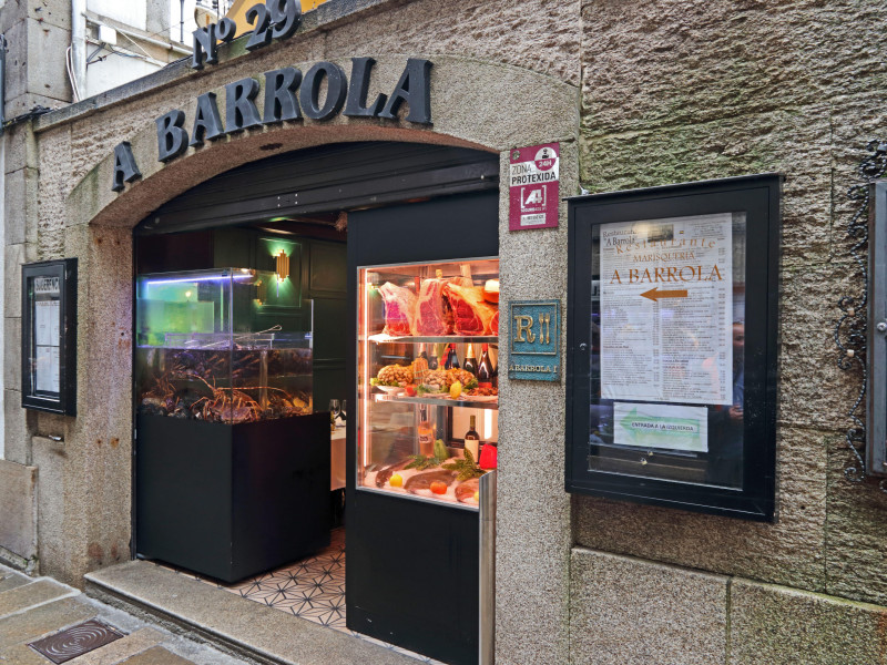 La puerta de la marisquería A Barrola