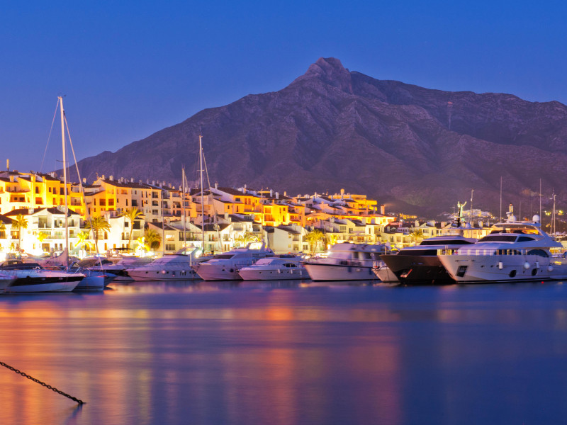Puerto Banús, Marbella. Una de las zonas más lujosas de la ciudad.