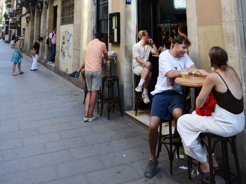 Bar de cerveza artesanal y vinos naturales en la calle del Rec de Barcelona