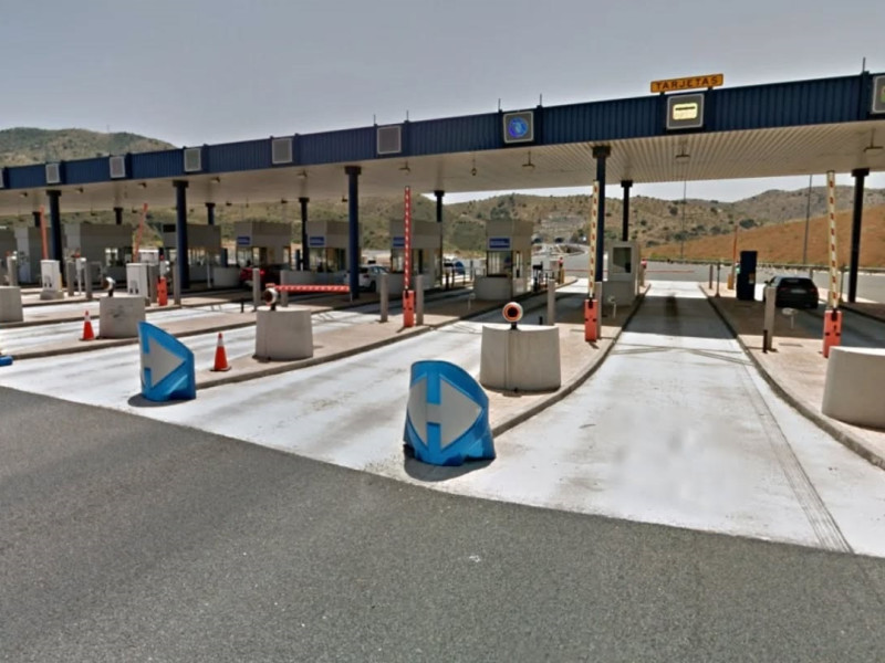 Casetas del peaje de la autopista de Las Pedrizas AP-46 en Casabermeja