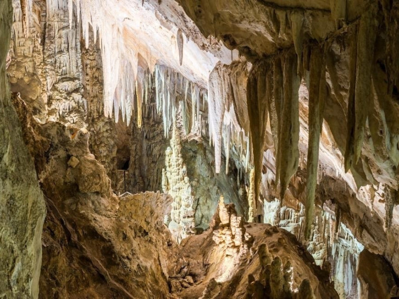 (Foto de ARCHIVO)Interior de la Cueva de los Murciélagos, en Zuheros (Córdoba)REMITIDA / HANDOUT por MANUEL RIVERAFotografía remitida a medios de comunicación exclusivamente para ilustrar la noticia a la que hace referencia la imagen, y citando la procedencia de la imagen en la firma27/6/2019