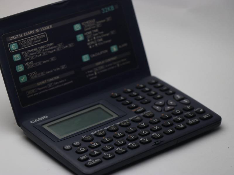 2GFMD72 Digital diary made by Casio which was used to store contacts outdated in recent days. Retro computer by Casio