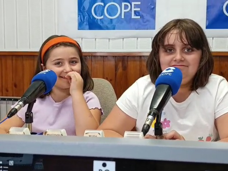 Mariña e Rosalía pasárono pina na radio