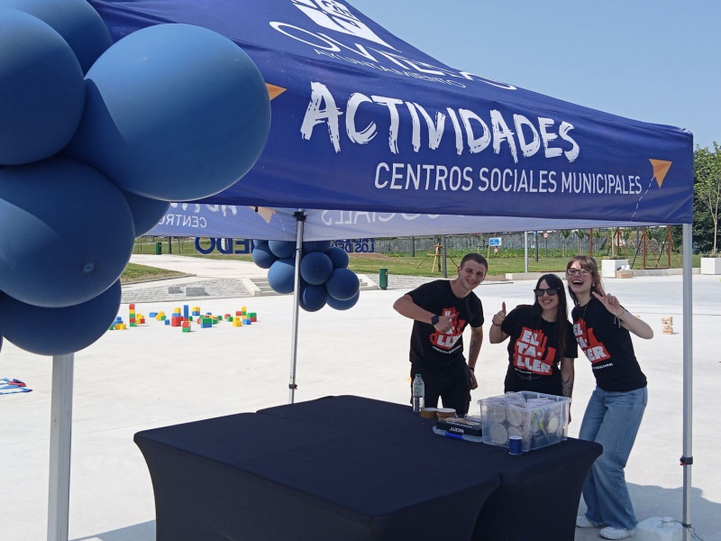 Equipo de talleres de los Centros Sociales de Oviedo
