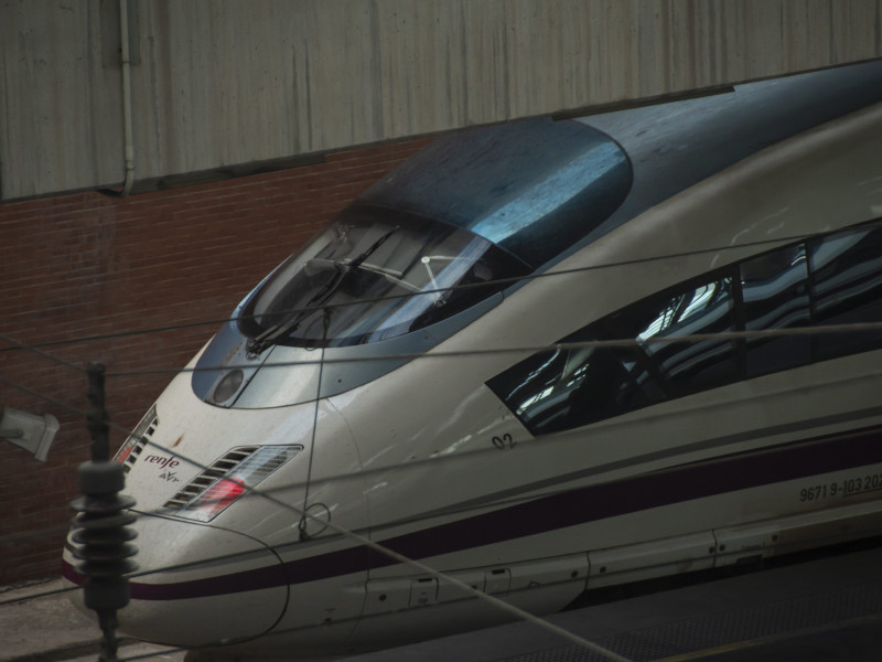 RENFE suspende el servicio AVLO