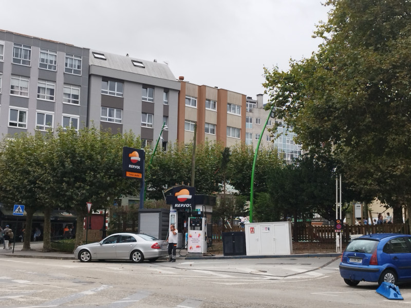 Gasolinera Lleno, Neno, en la calle de la Torre de A Coruña