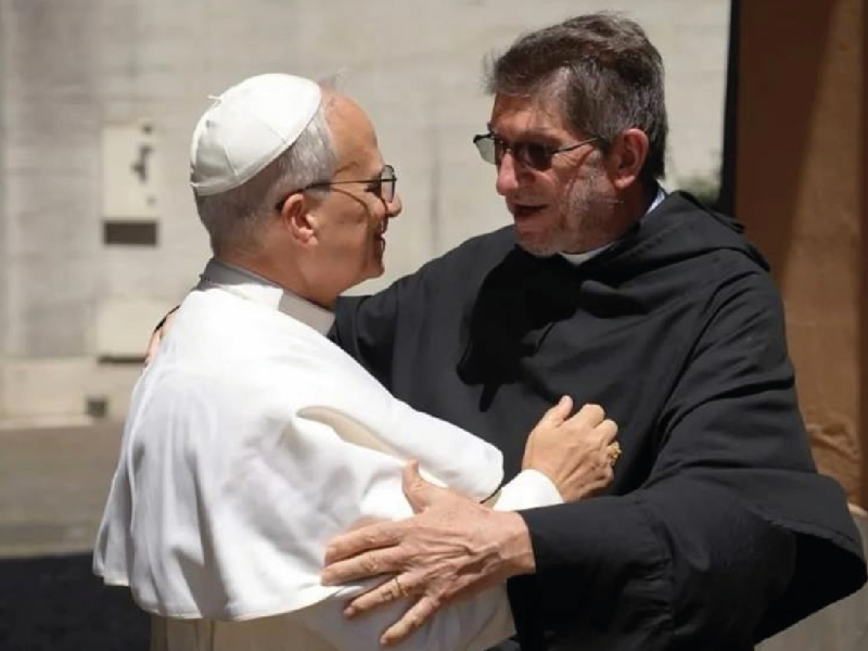 El Papa León XIV con el P.Alejandro el 1 junio 2025