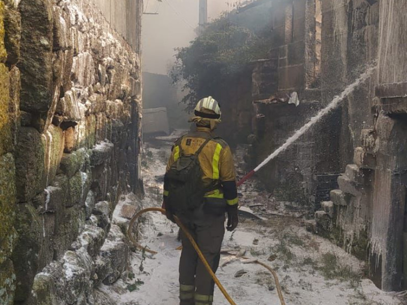 Extinción del incendio de A Caridade