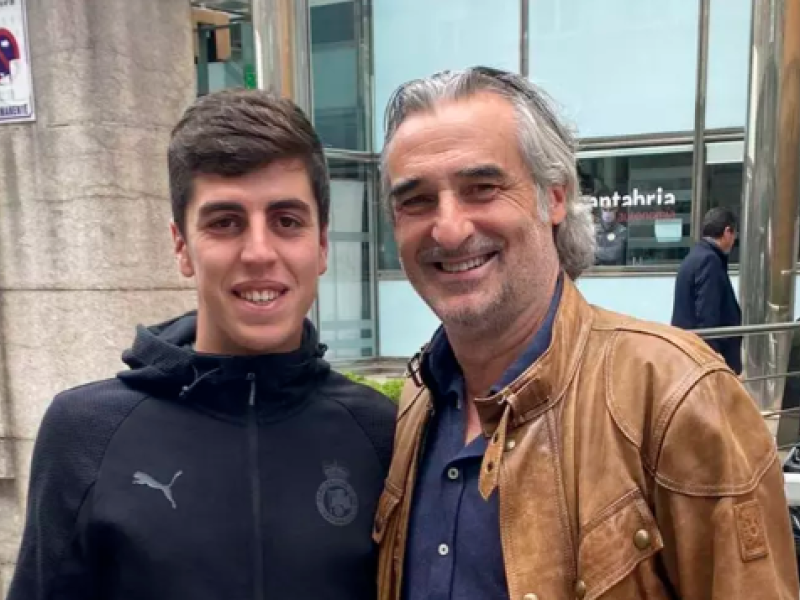 Jesús Merino junto al capitán del Racing, Íñigo Sáinz Maza