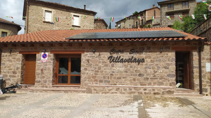 El recóndito pueblo de La Rioja que recupera su bar tras cinco años tomando café en una furgoneta