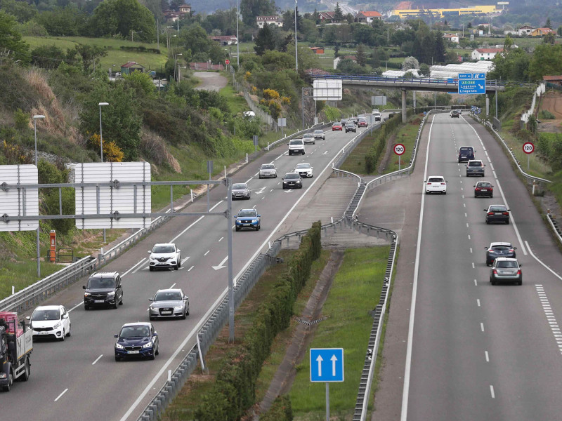 Una imagen de la AS-II, una de las carreteras más transitadas de Asturias