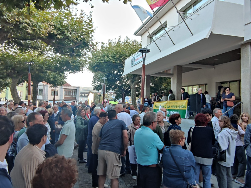 Concentración en Carral (A Coruña) en apoyo a Javier Gestal y contra la moción de censura