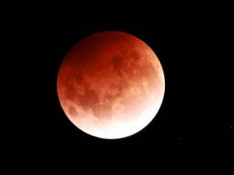 Eclipse lunar