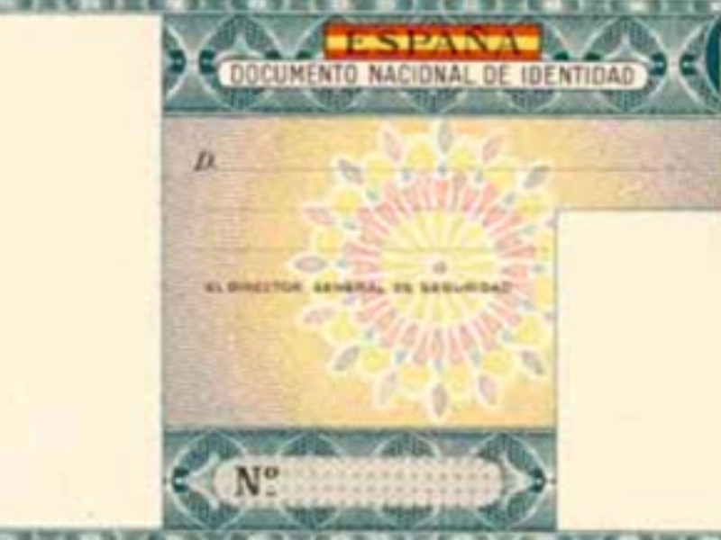 Imagen de recurso de la apariencia del primer DNI que se emitió en España