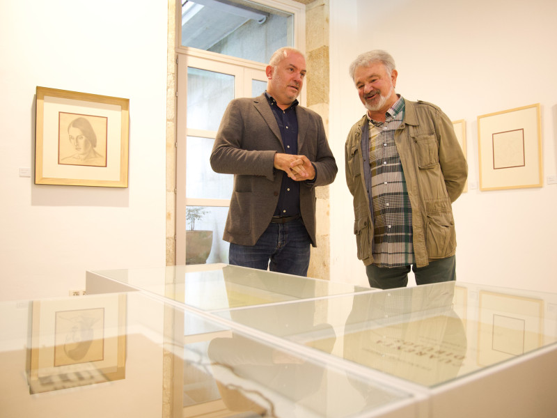 El concejal de Cultura de A Coruña, Gonzalo Castro, con Felipe Senén