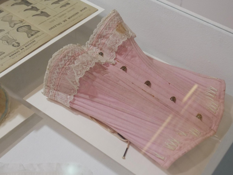 Corset de la exposición Vestir a la Regenta