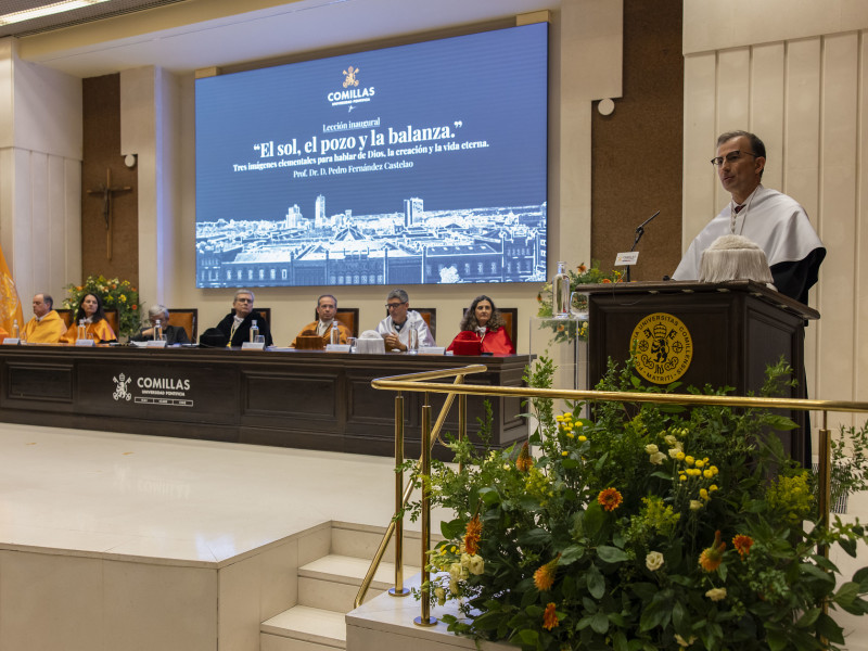El profesor Pedro Fernández Castelao fue el encargado de ofrecer la lección inaugural