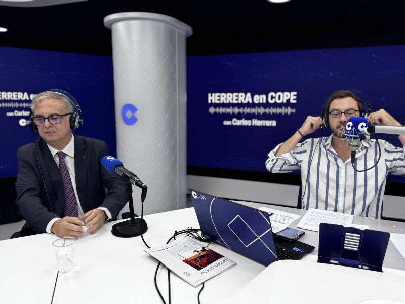 El fiscal Vicente Mota junto a Jorge Bustos, en 'Herrera en COPE'
