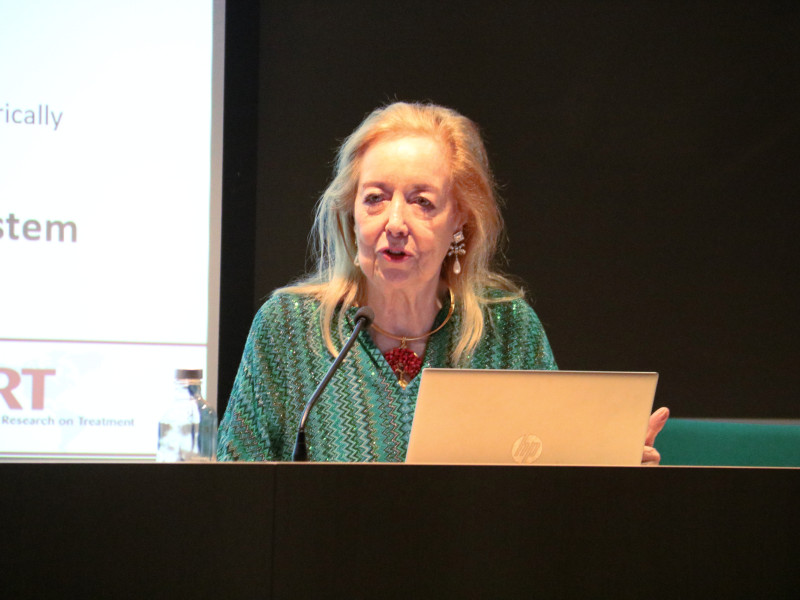 La radiòloga de l’Hospital Mount Sinai de Nova York, doctora Claudia Henschke, en una conferència a Lleida