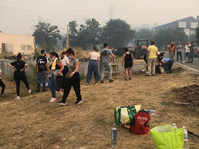 Labores de extinción de los incendios de Ourense