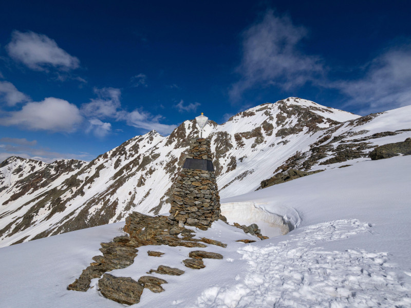 2Y115AH The Otzi discovery site in the Otztal Alps.