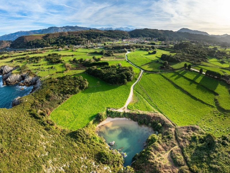 Playa de Gulpiyuri, en Llanes