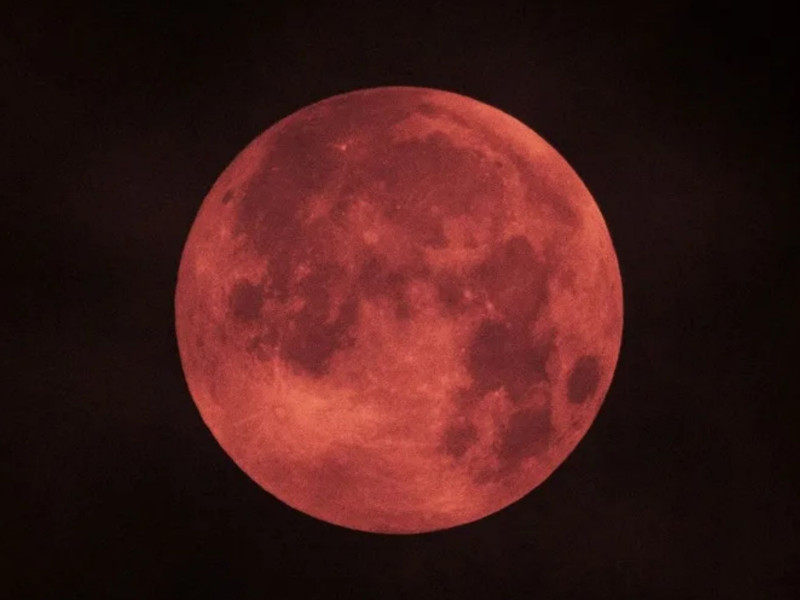 Imagen de archivo de un eclipse total de luna .