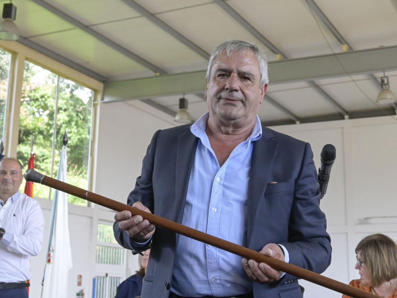 José Luis Fernández Mouriño empuña de nuevo la vara de alcalde en Carral (A Coruña)