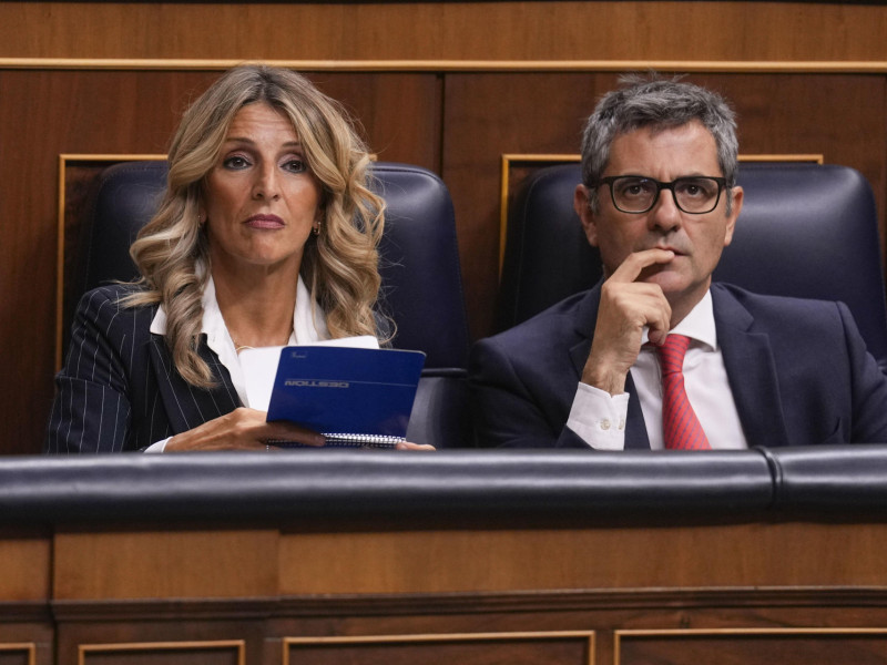 El ministro de la Presidencia, Justicia y Relaciones con las Cortes, Félix Bolaños, y la vicepresidenta tercera y ministra de Trabajo, Yolanda Díaz
