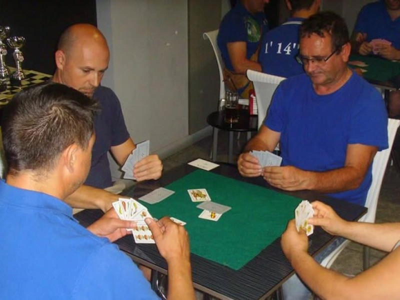 Imagen de archivo de una partida de guiñote.