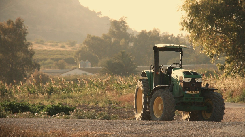 Tractor en el campo