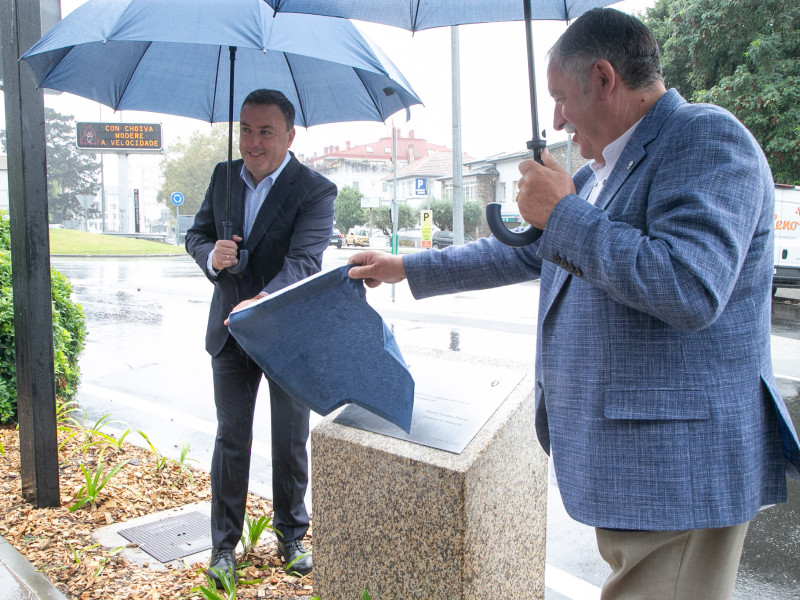 Outra imaxe da reinauguración da avenida de Santa Cristina