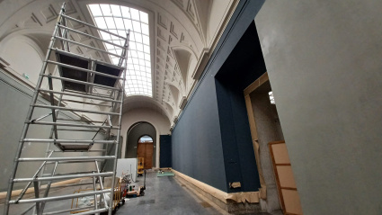 Imagen del cambio de color en la galería central del Museo del Prado.