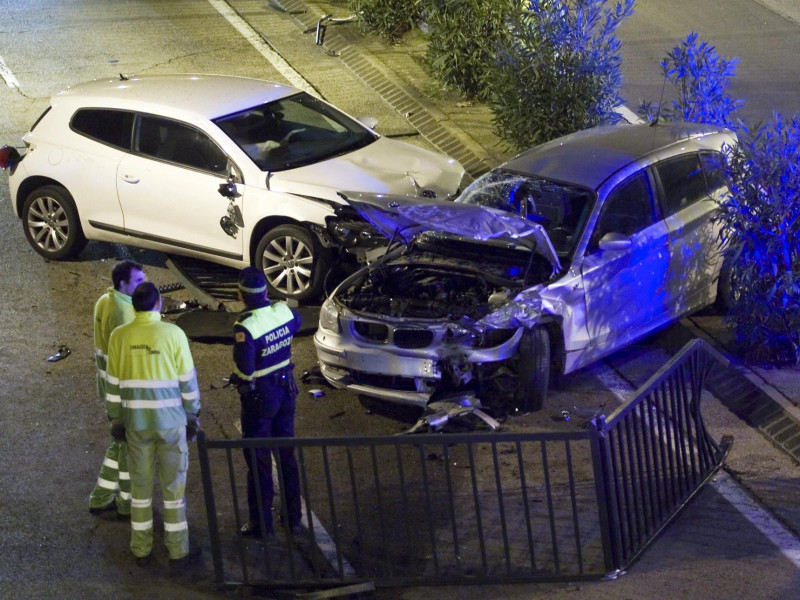 Accidente de tráfico en Camino de Las Torres, Zaragoza