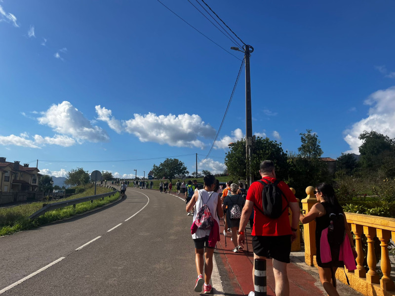 Miles de peregrinos se acercan hasta el Santuario de Hoz de Marrón