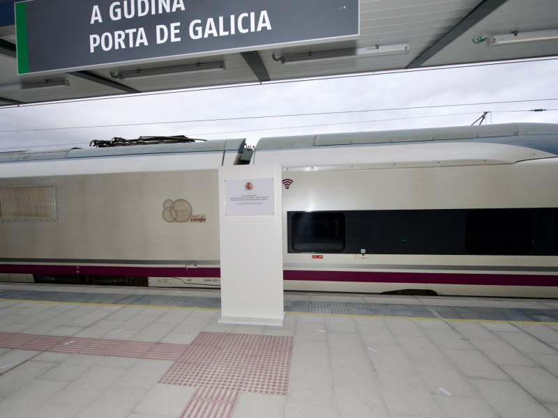 Los trenes AVE no realizan paradas por la mañana desde el pasado mes de junio en la estación de A Gudiña