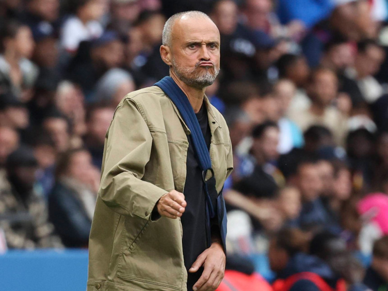Luis Enrique Martínez, entrenador del PSG, en el partido de Liga frente al Lens