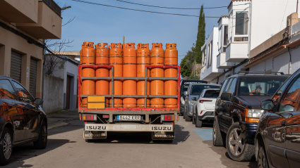 Camión de reparto de butano, aparcado en plena calle en la localidad mallorquina de Felanitx