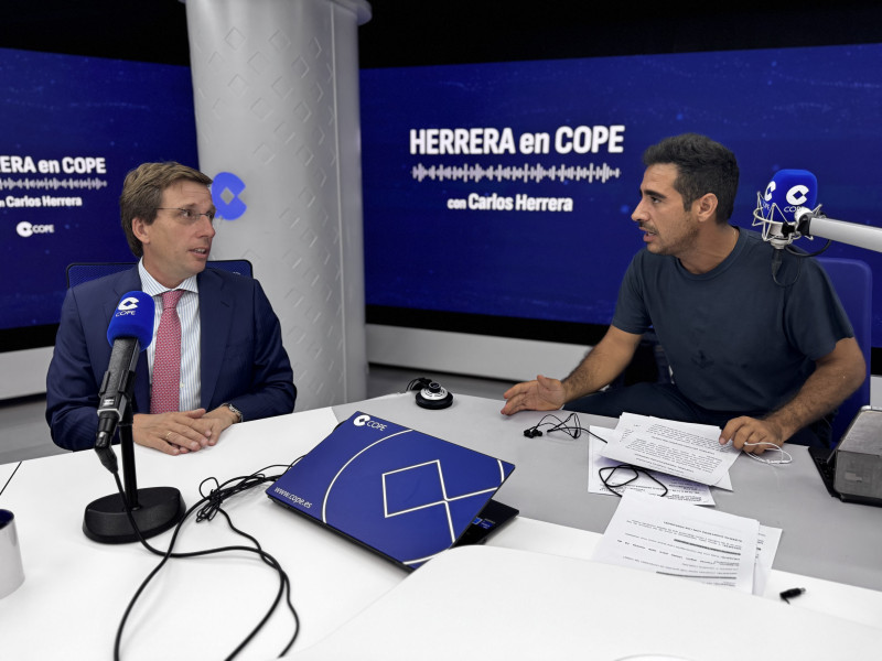 José Luis Martínez-Almeida junto a Alberto Herrera