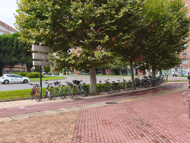 ¿Es Burgos una ciudad propicia para moverse en bicicleta? Estas son las ventajas que encuentran los ciclistas en su día a día