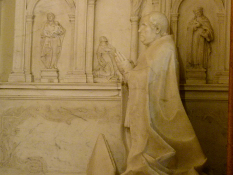 Tumba de Molina Lario en la Catedral