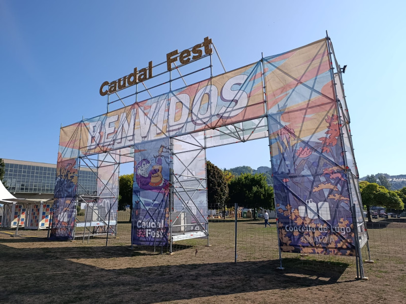 Hoy se presentaba el Caudal Fest 2025 con paseo por el parque del Miño