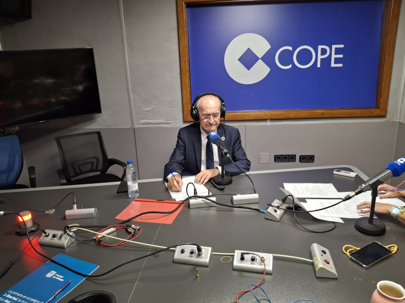 El alcalde de Málaga en su visita a COPE Málaga